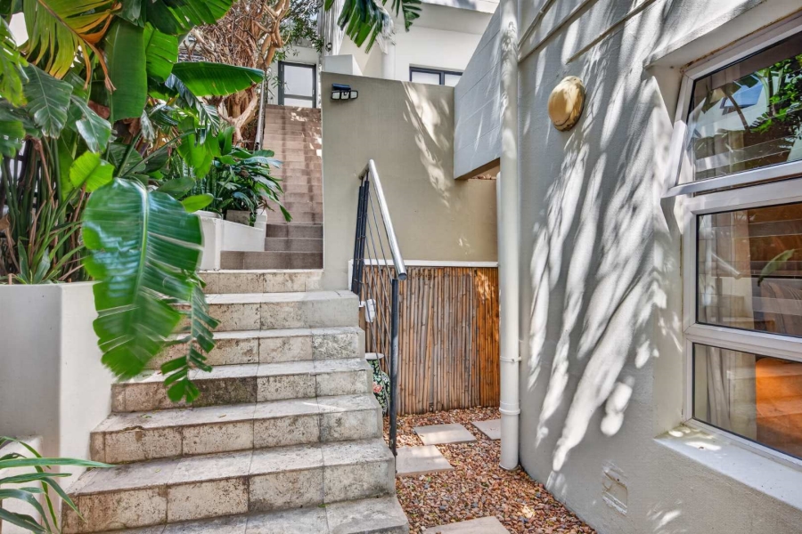 2 Bedroom Property for Sale in Green Point Western Cape